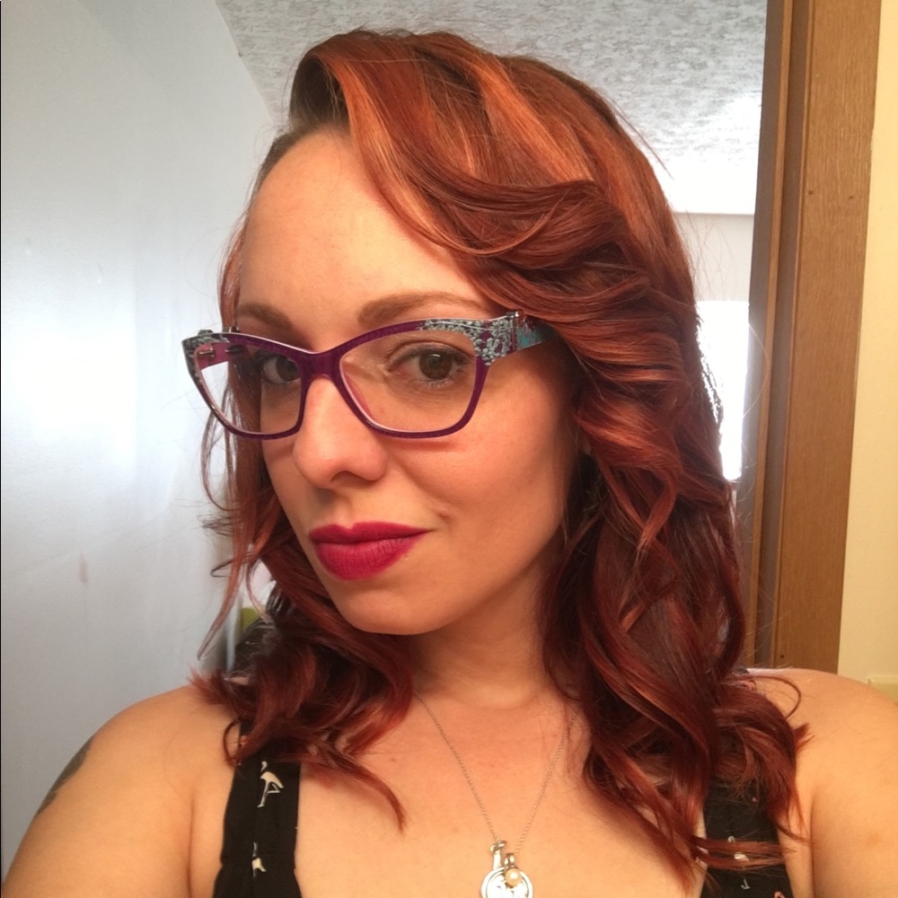 Meet your Posher, Dominique